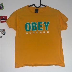 Obey t shirt
